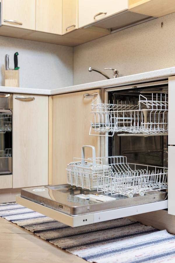 Three-Bedroom Apartment,1190883802:JPEG