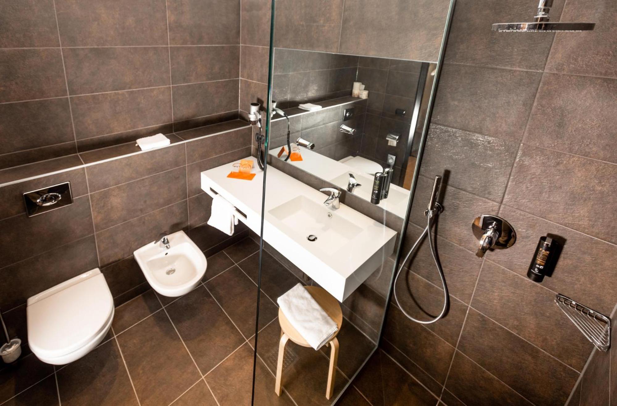 Double or Twin Room,1765853381:JPEG